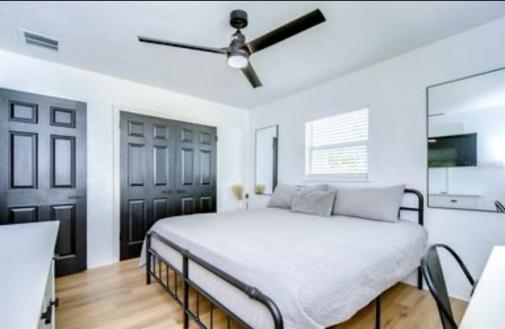 For Sale: $725,000 (2 beds, 2 baths, 1150 Square Feet)