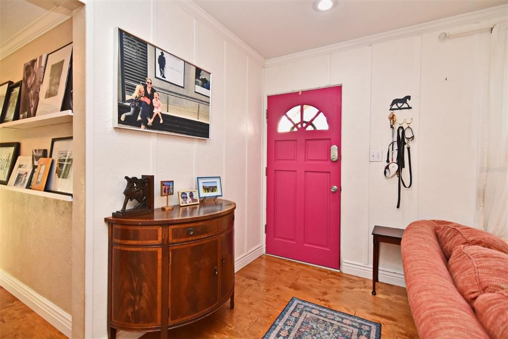 For Sale: $450,000 (2 beds, 1 baths, 1256 Square Feet)