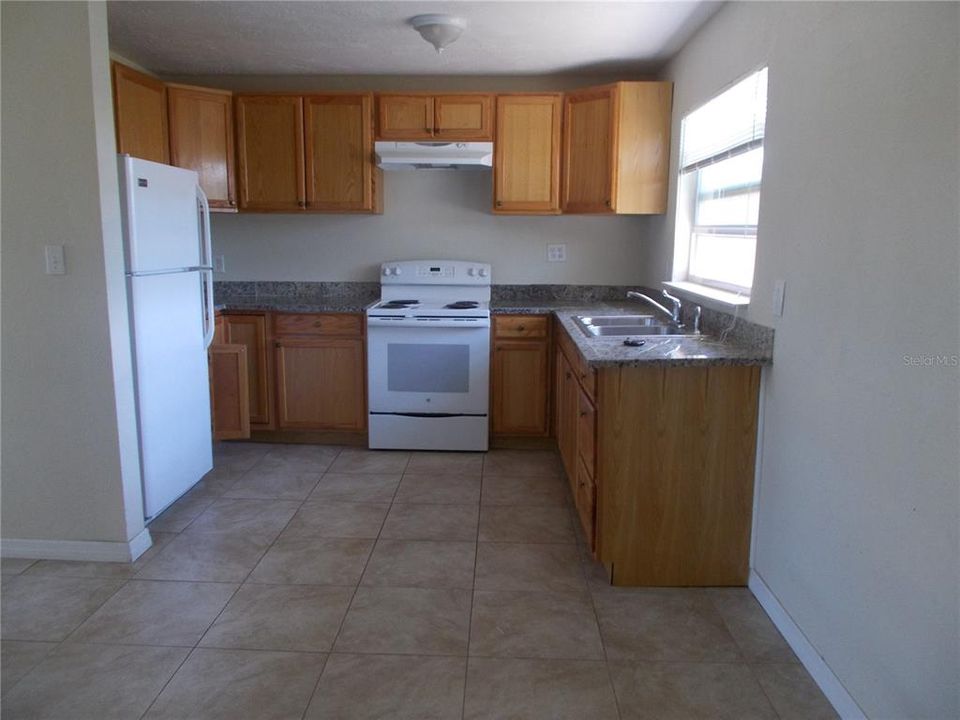 For Rent: $2,350 (3 beds, 2 baths, 1053 Square Feet)