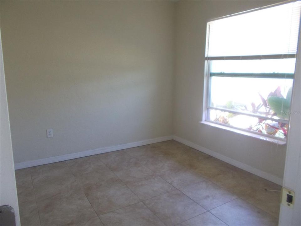 For Rent: $2,350 (3 beds, 2 baths, 1053 Square Feet)