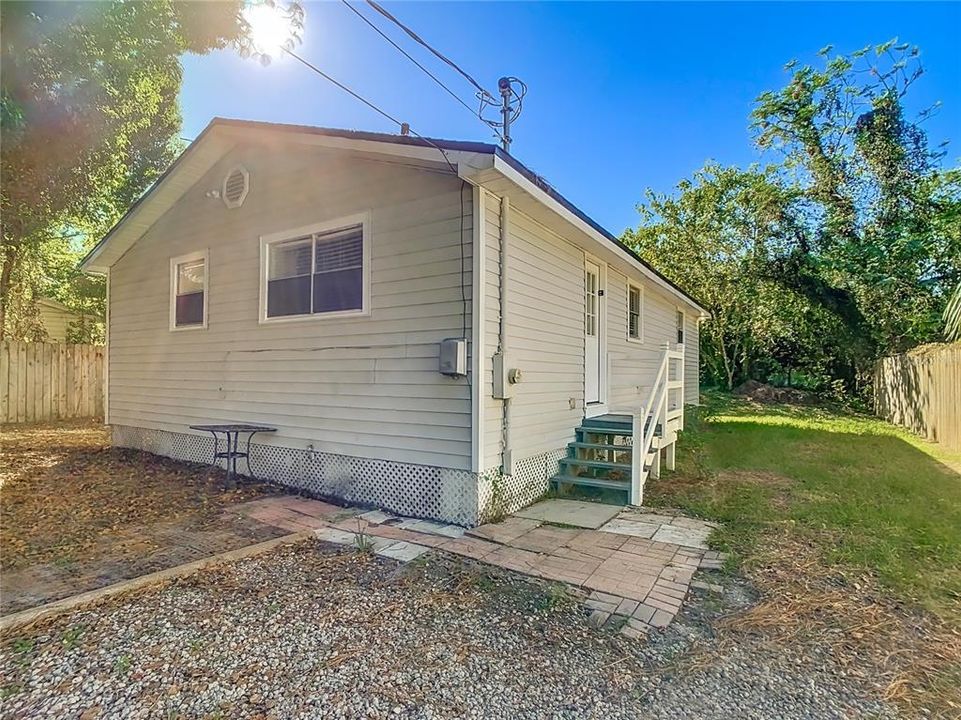 For Sale: $249,900 (3 beds, 1 baths, 936 Square Feet)