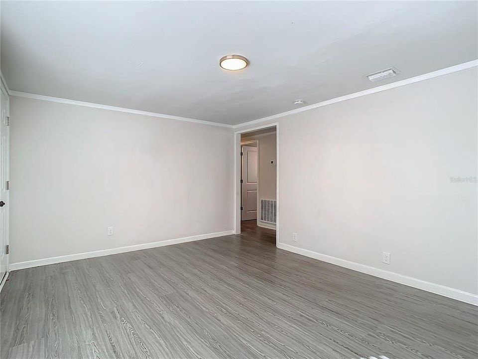 For Sale: $249,900 (3 beds, 1 baths, 936 Square Feet)