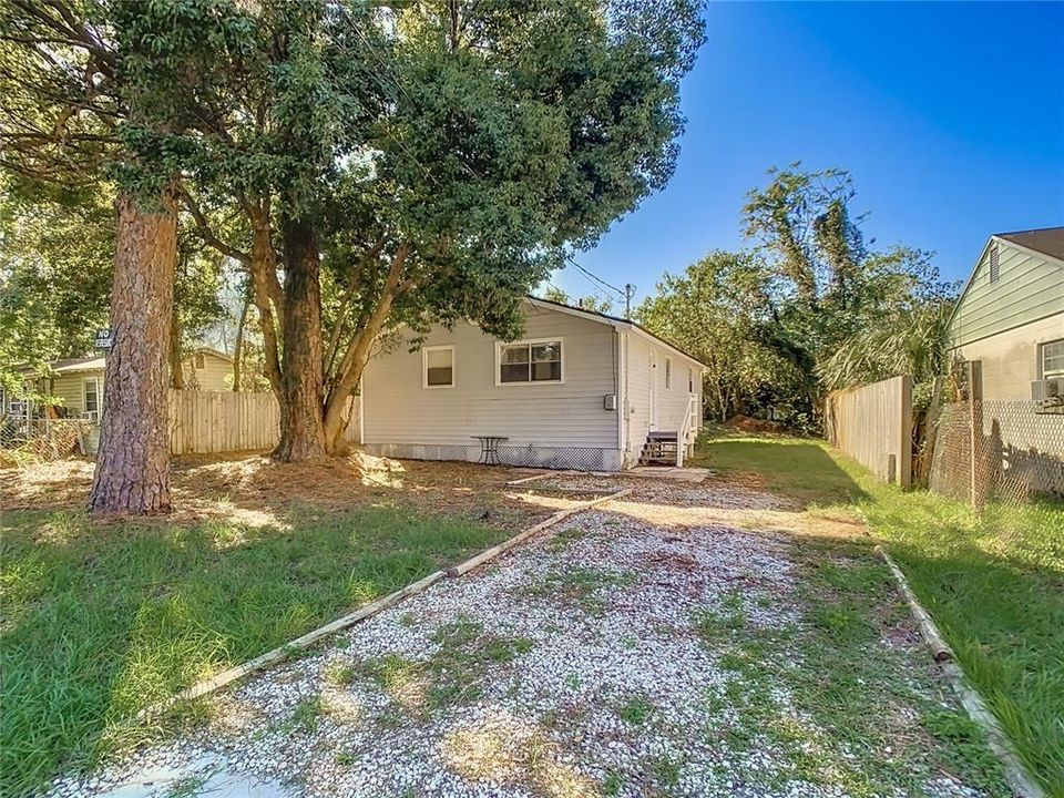 For Sale: $249,900 (3 beds, 1 baths, 936 Square Feet)