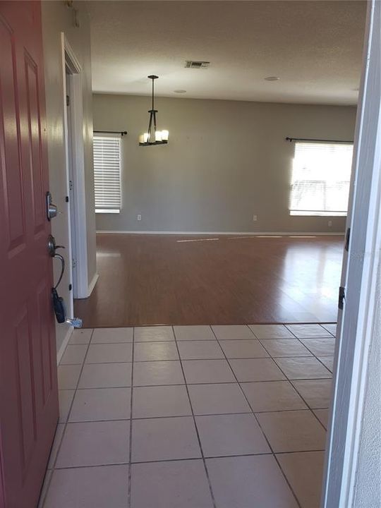 For Rent: $2,275 (3 beds, 2 baths, 1652 Square Feet)