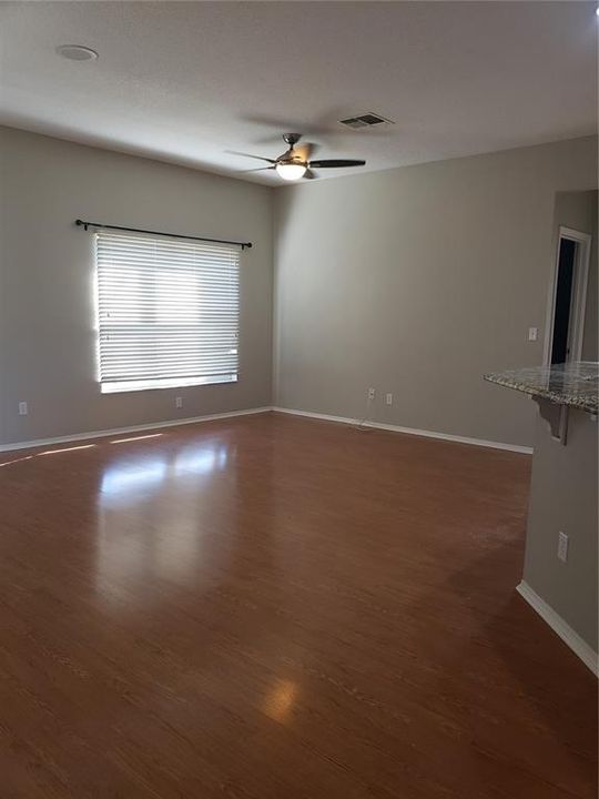 For Rent: $2,275 (3 beds, 2 baths, 1652 Square Feet)