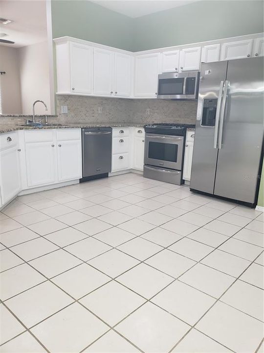 For Rent: $2,275 (3 beds, 2 baths, 1652 Square Feet)