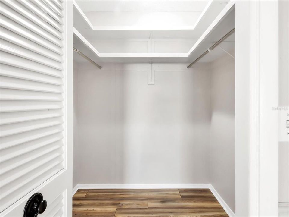 Walk-in Closet