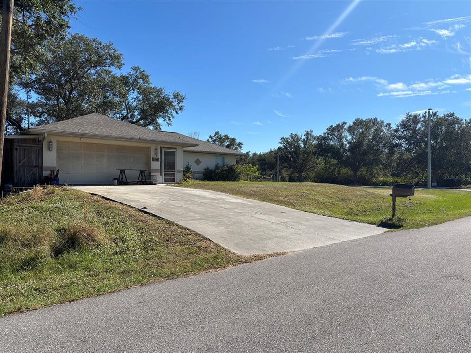 For Sale: $299,000 (3 beds, 2 baths, 1192 Square Feet)