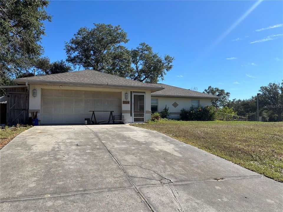 For Sale: $299,000 (3 beds, 2 baths, 1192 Square Feet)