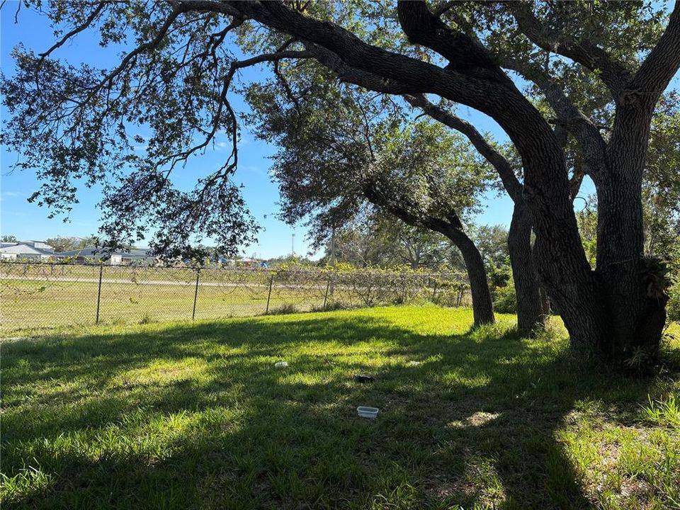 For Sale: $299,000 (3 beds, 2 baths, 1192 Square Feet)