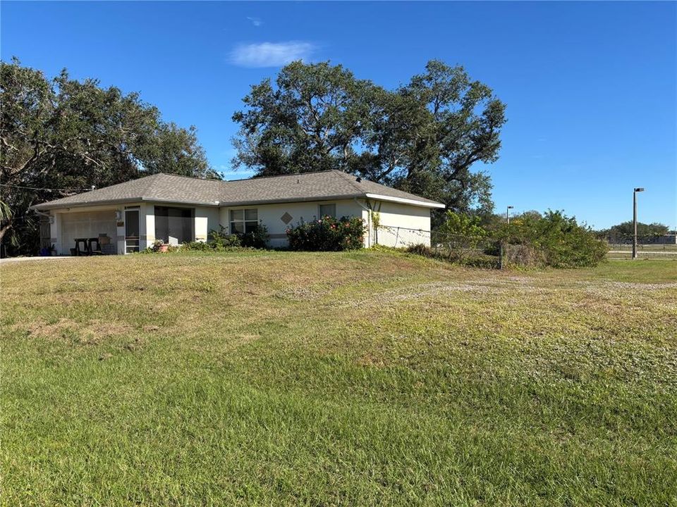 For Sale: $299,000 (3 beds, 2 baths, 1192 Square Feet)