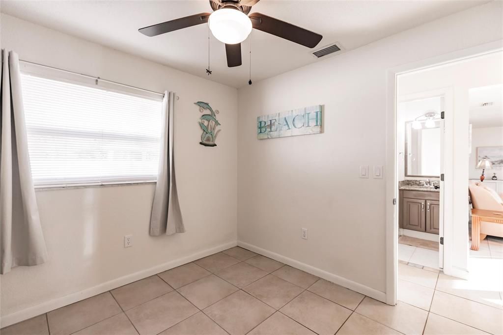 For Sale: $259,000 (3 beds, 2 baths, 1120 Square Feet)