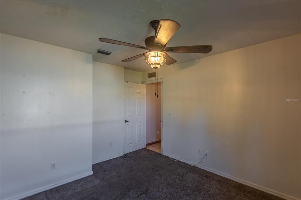 For Sale: $235,000 (3 beds, 2 baths, 1644 Square Feet)