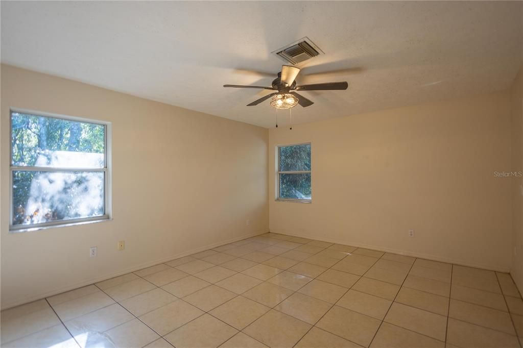 For Sale: $235,000 (3 beds, 2 baths, 1644 Square Feet)