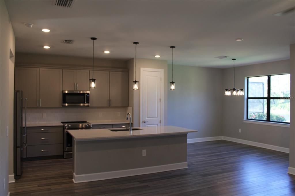 Kitchen/ dining area