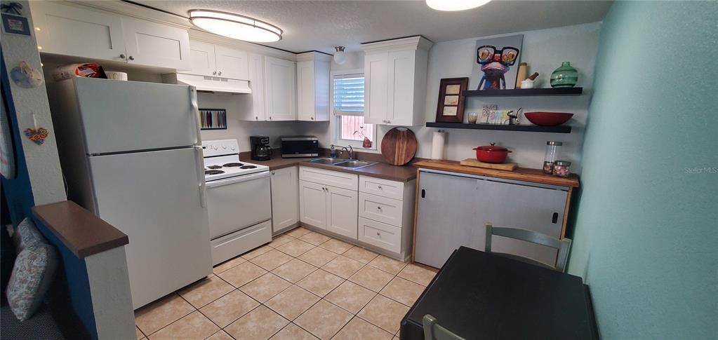 For Sale: $240,000 (3 beds, 1 baths, 700 Square Feet)