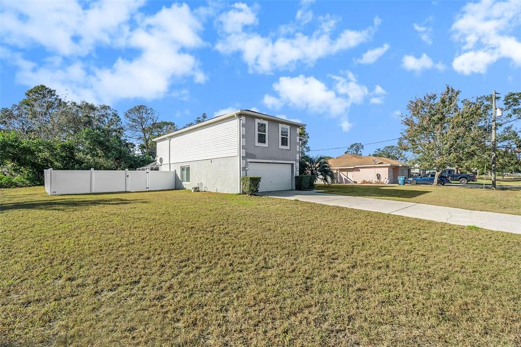 For Sale: $500,000 (4 beds, 2 baths, 2800 Square Feet)