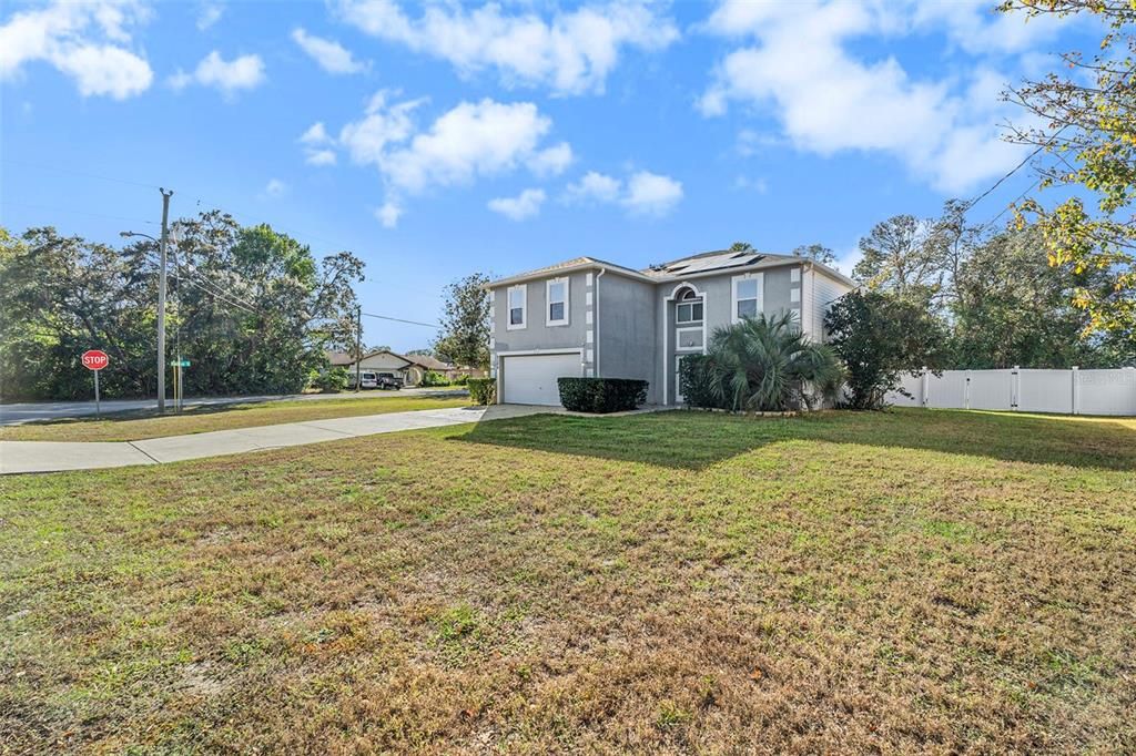 For Sale: $500,000 (4 beds, 2 baths, 2800 Square Feet)