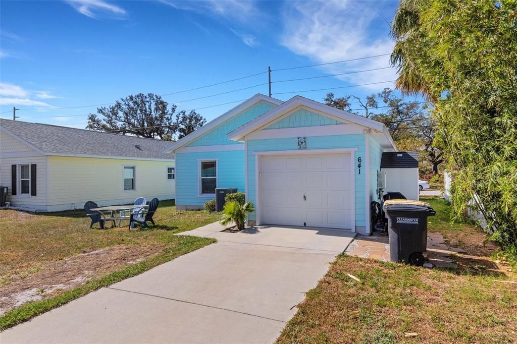 For Sale: $349,000 (2 beds, 2 baths, 1068 Square Feet)