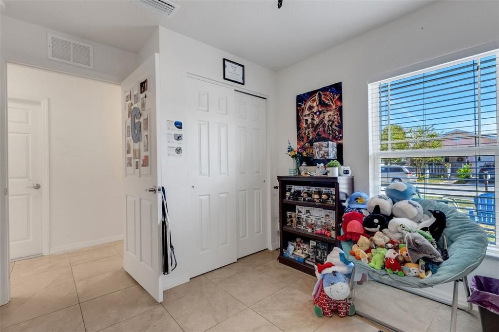 For Sale: $349,000 (2 beds, 2 baths, 1068 Square Feet)