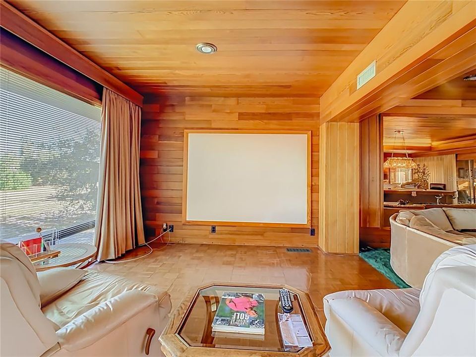 For Sale: $625,000 (5 beds, 5 baths, 6500 Square Feet)