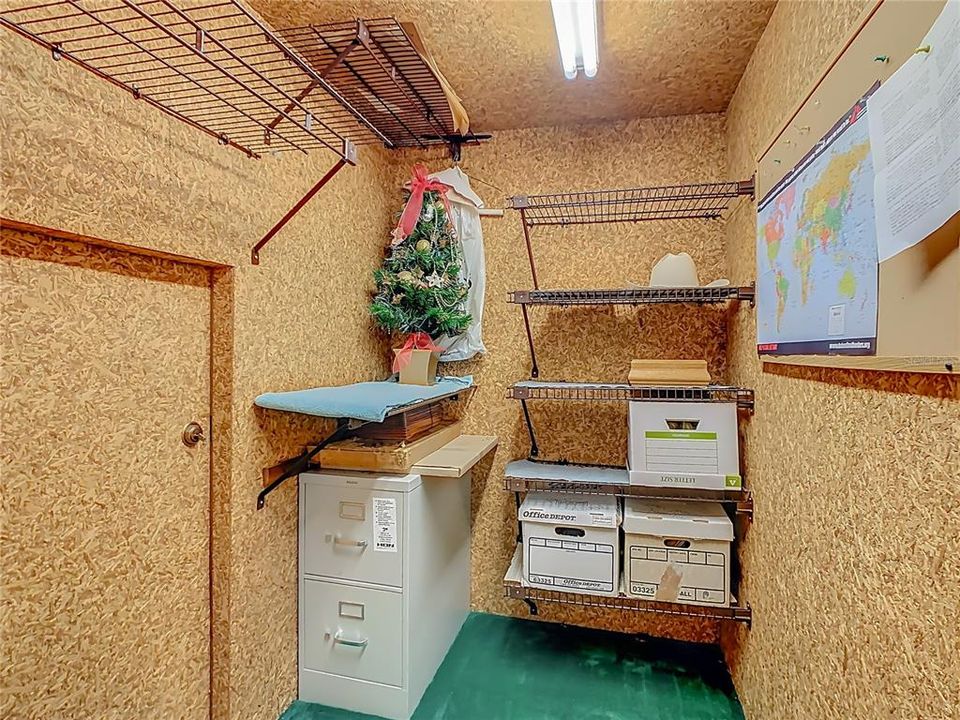 For Sale: $625,000 (5 beds, 5 baths, 6500 Square Feet)