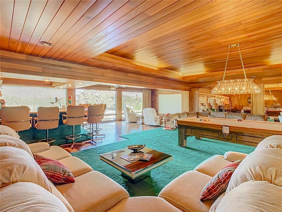 For Sale: $625,000 (5 beds, 5 baths, 6500 Square Feet)