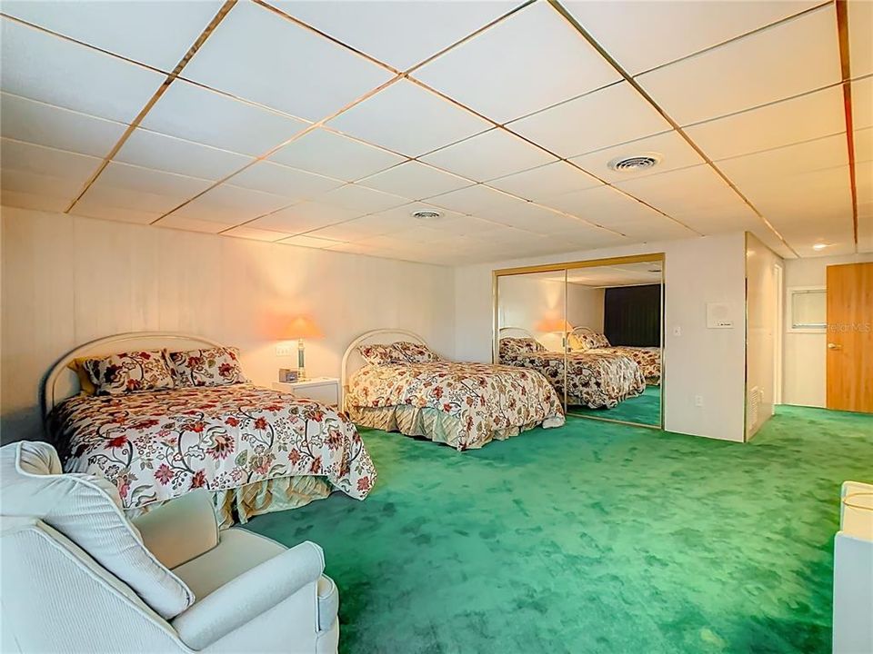 For Sale: $625,000 (5 beds, 5 baths, 6500 Square Feet)