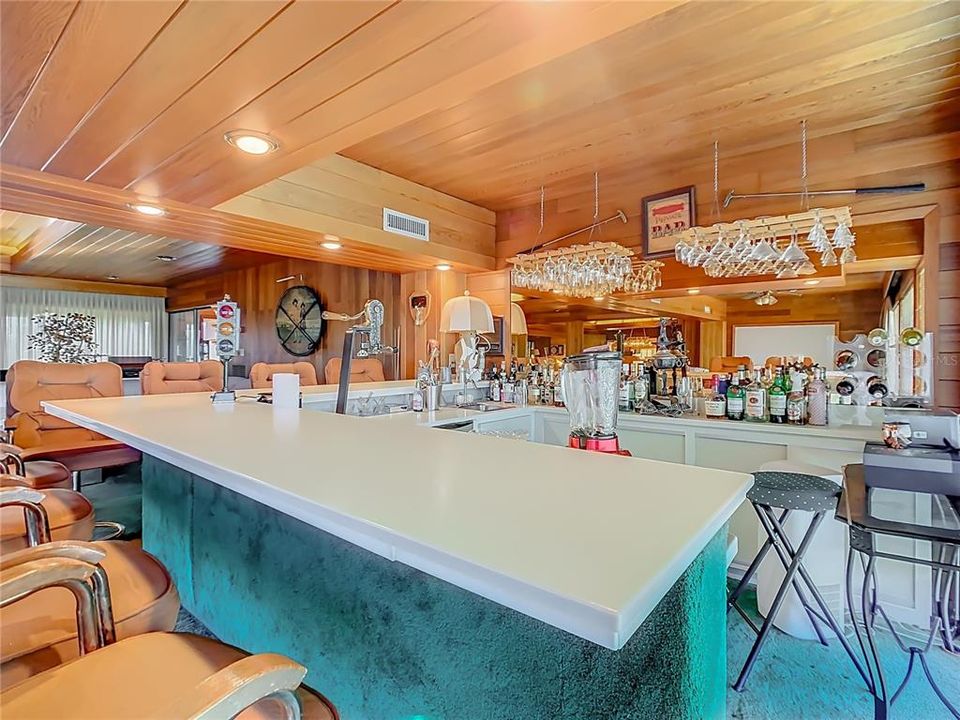 For Sale: $625,000 (5 beds, 5 baths, 6500 Square Feet)