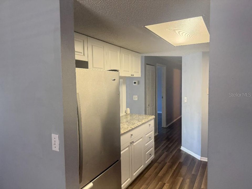 For Sale: $220,000 (2 beds, 2 baths, 915 Square Feet)