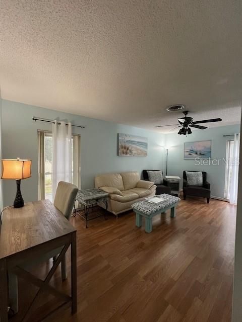 For Rent: $2,100 (2 beds, 1 baths, 900 Square Feet)