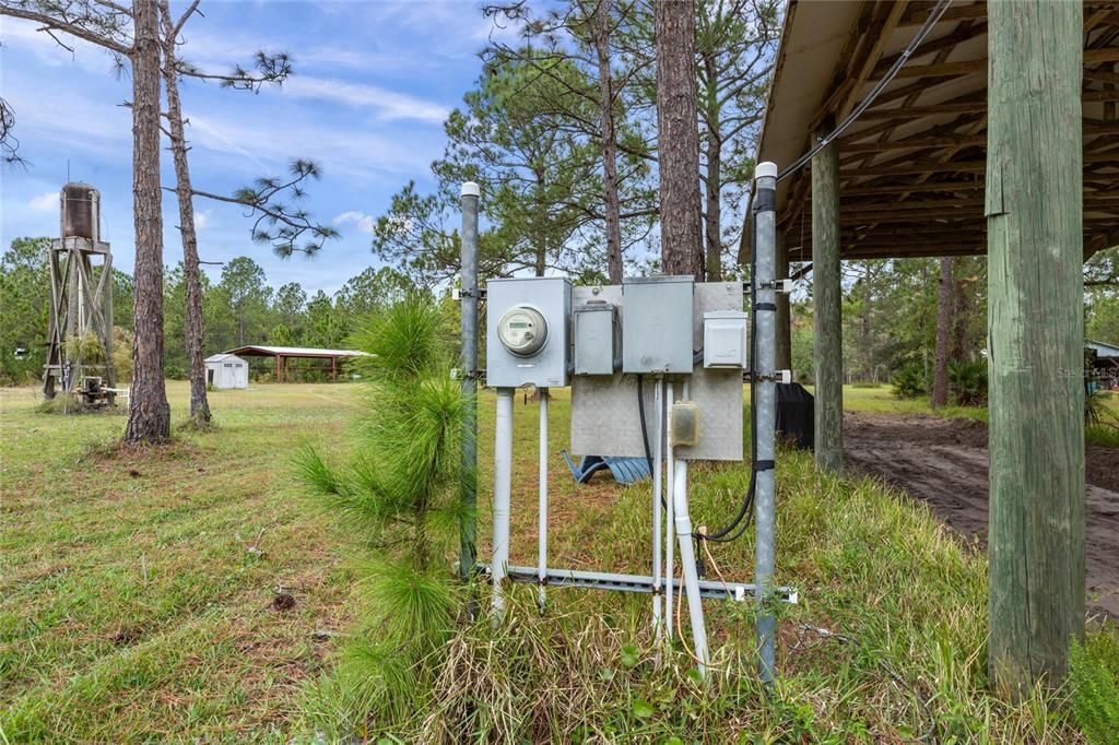 На продажу: $399,000 (14.19 acres)