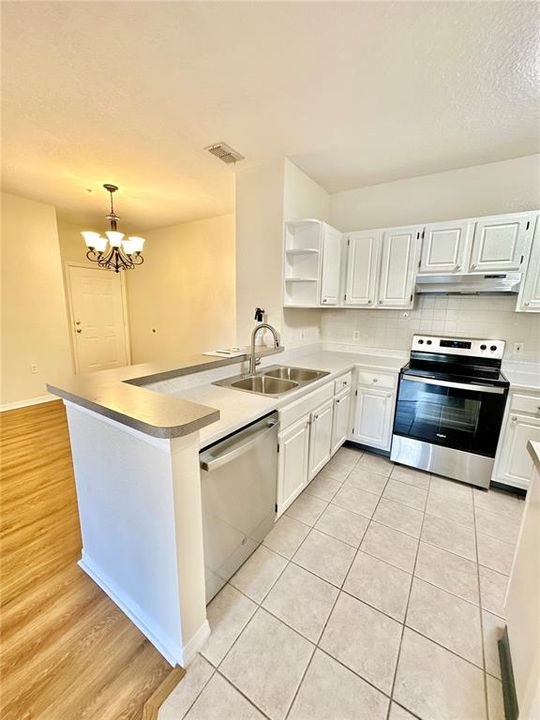 For Sale: $269,900 (3 beds, 2 baths, 1243 Square Feet)