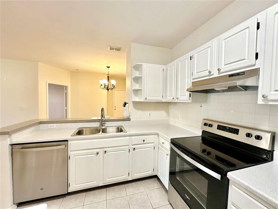 For Sale: $269,900 (3 beds, 2 baths, 1243 Square Feet)