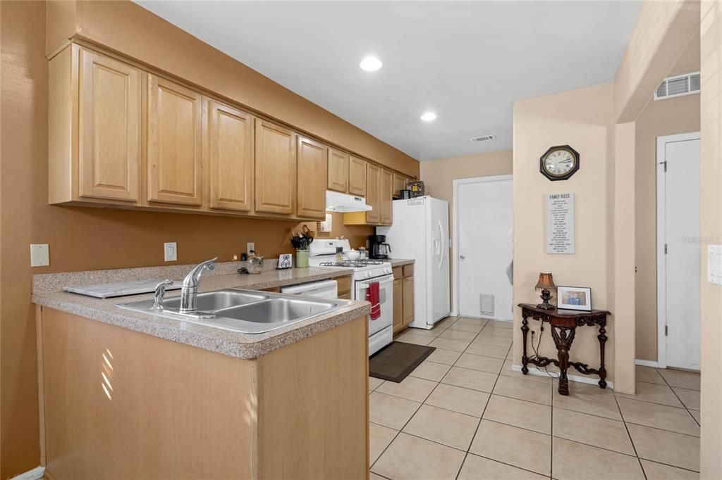 For Sale: $375,000 (3 beds, 2 baths, 1500 Square Feet)