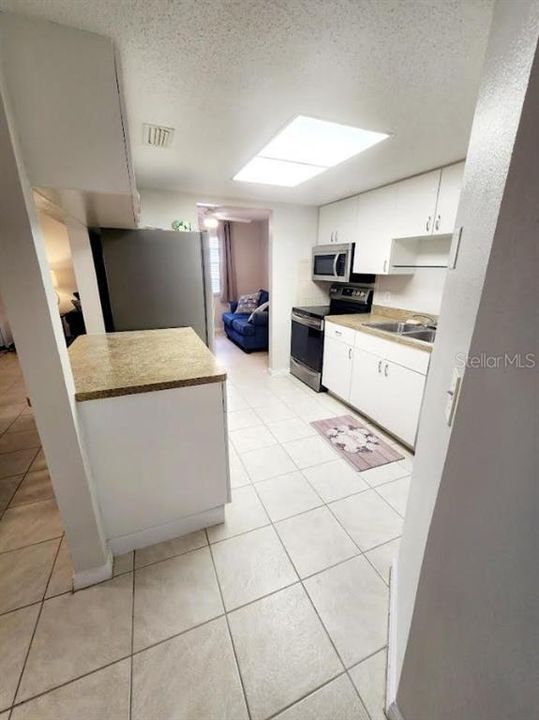 For Sale: $127,900 (2 beds, 2 baths, 960 Square Feet)