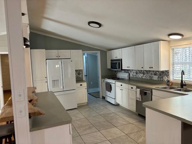 For Sale: $225,000 (3 beds, 2 baths, 1380 Square Feet)