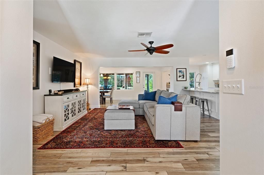 For Sale: $925,000 (3 beds, 2 baths, 1765 Square Feet)