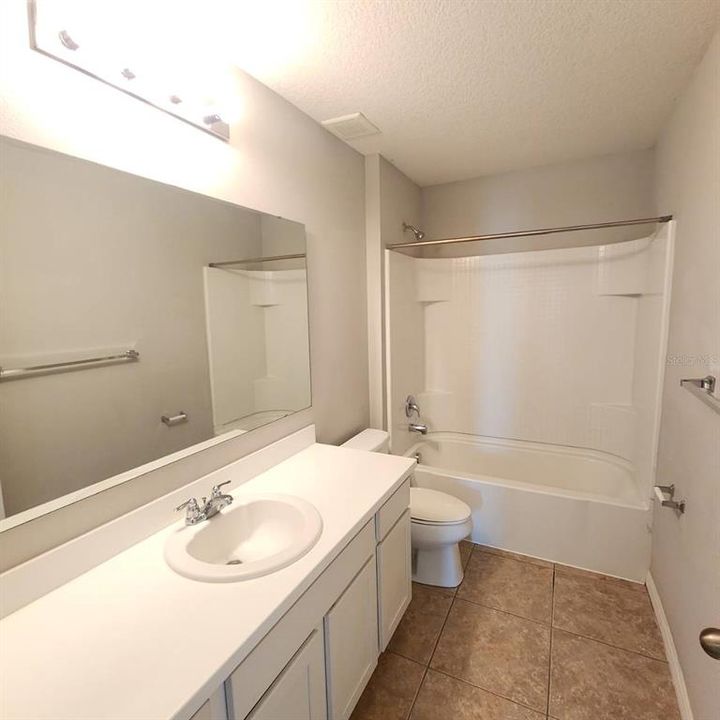 For Rent: $2,950 (3 beds, 2 baths, 1906 Square Feet)