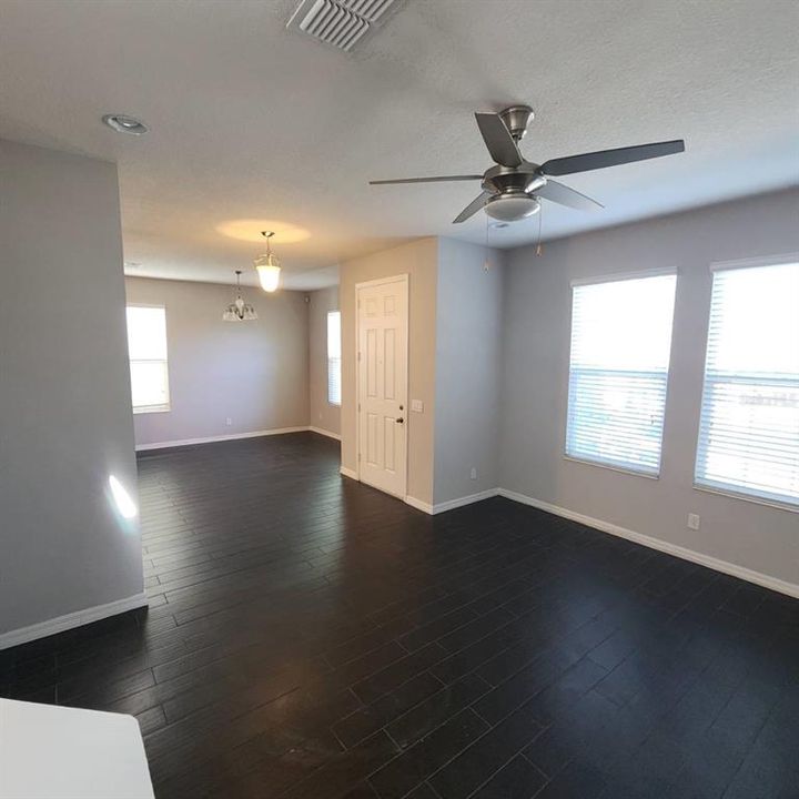 For Rent: $2,950 (3 beds, 2 baths, 1906 Square Feet)