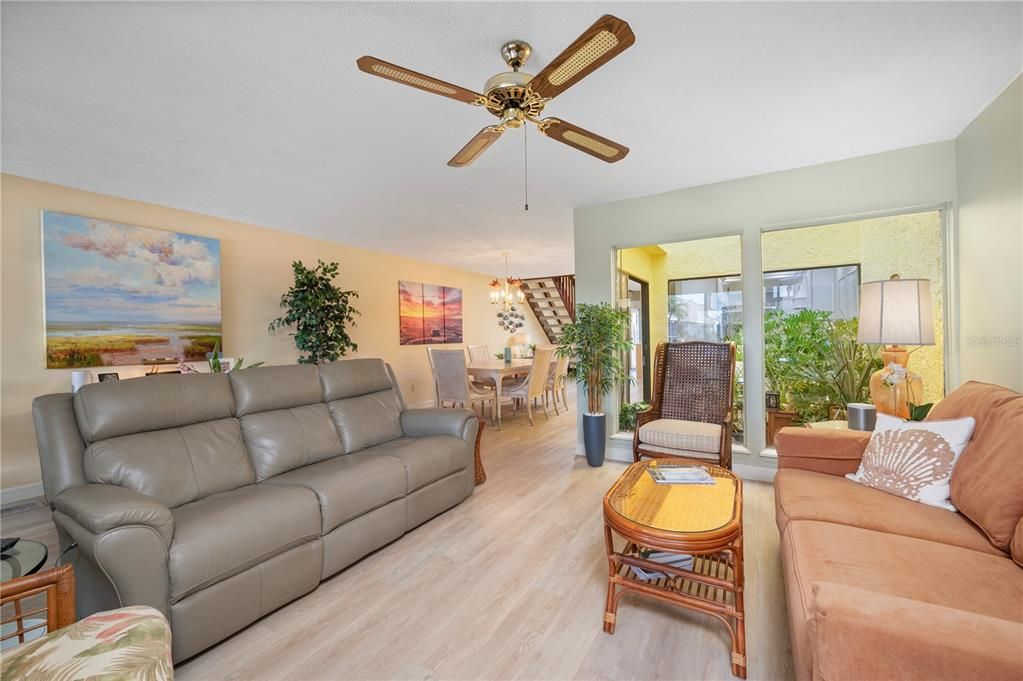 For Sale: $329,000 (2 beds, 2 baths, 1704 Square Feet)