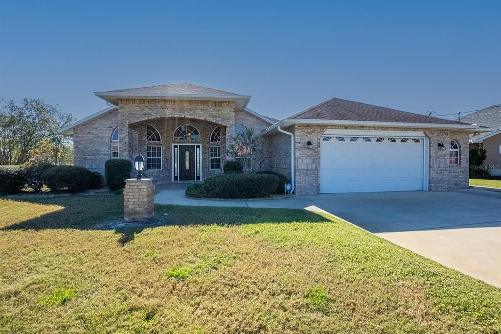 For Sale: $799,000 (3 beds, 2 baths, 2077 Square Feet)