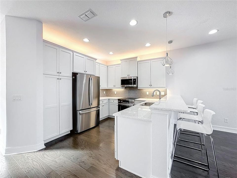 For Sale: $375,900 (2 beds, 2 baths, 1648 Square Feet)