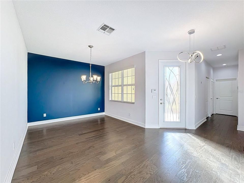 For Sale: $375,900 (2 beds, 2 baths, 1648 Square Feet)