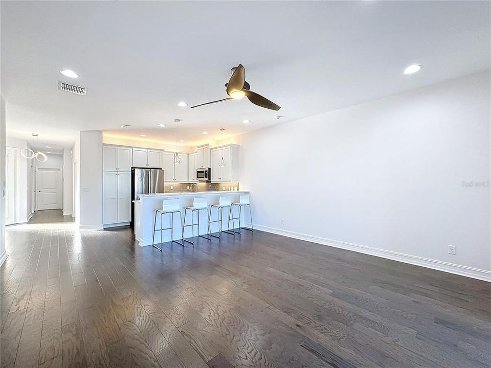 For Sale: $375,900 (2 beds, 2 baths, 1648 Square Feet)