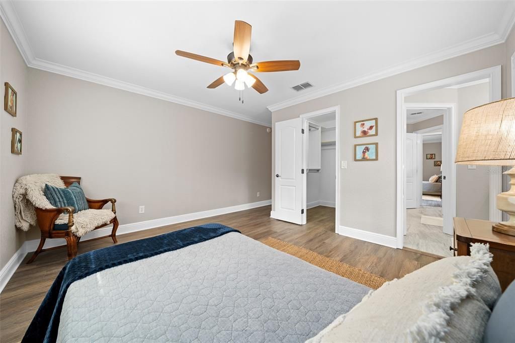 Upstairs Bedroom  With Walk-In Closet & Jack & Jill Full Bathroom