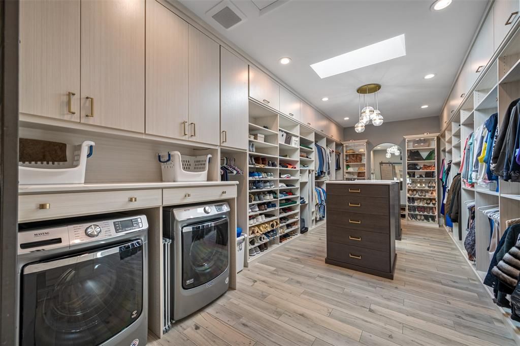 washer and dryer in the closet for convenience