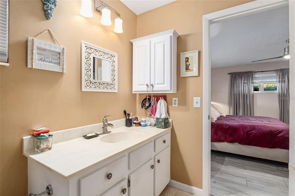 For Sale: $244,900 (2 beds, 2 baths, 1571 Square Feet)