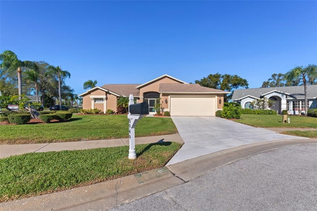 For Sale: $349,990 (3 beds, 2 baths, 1948 Square Feet)