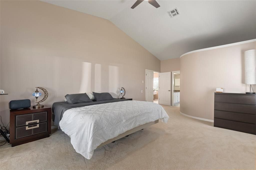 For Sale: $349,990 (3 beds, 2 baths, 1948 Square Feet)